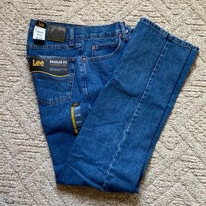 New with tags Lee Regular Fit Straight Leg Jean 32 x 34